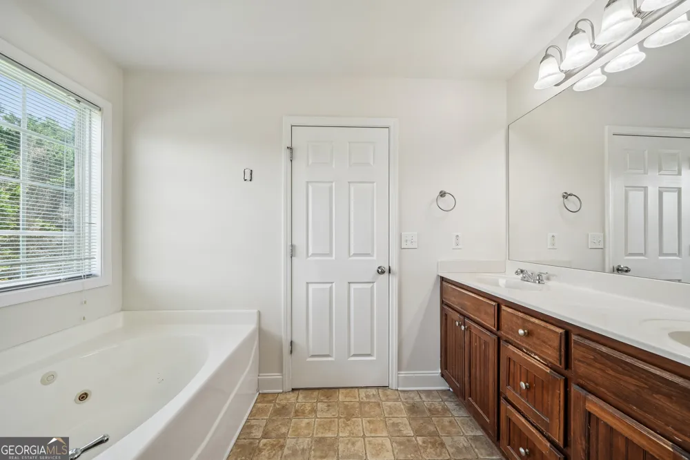 70 Feldspar DR Jefferson, GA 30549