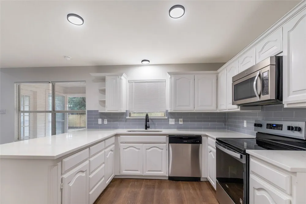 633 Cardinal Ridge Road Burleson, TX 76028