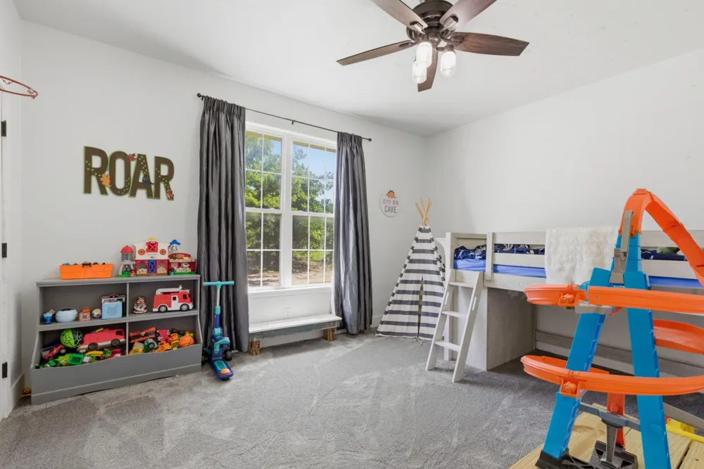 2055 County Road 1370 Alvord, TX 76225