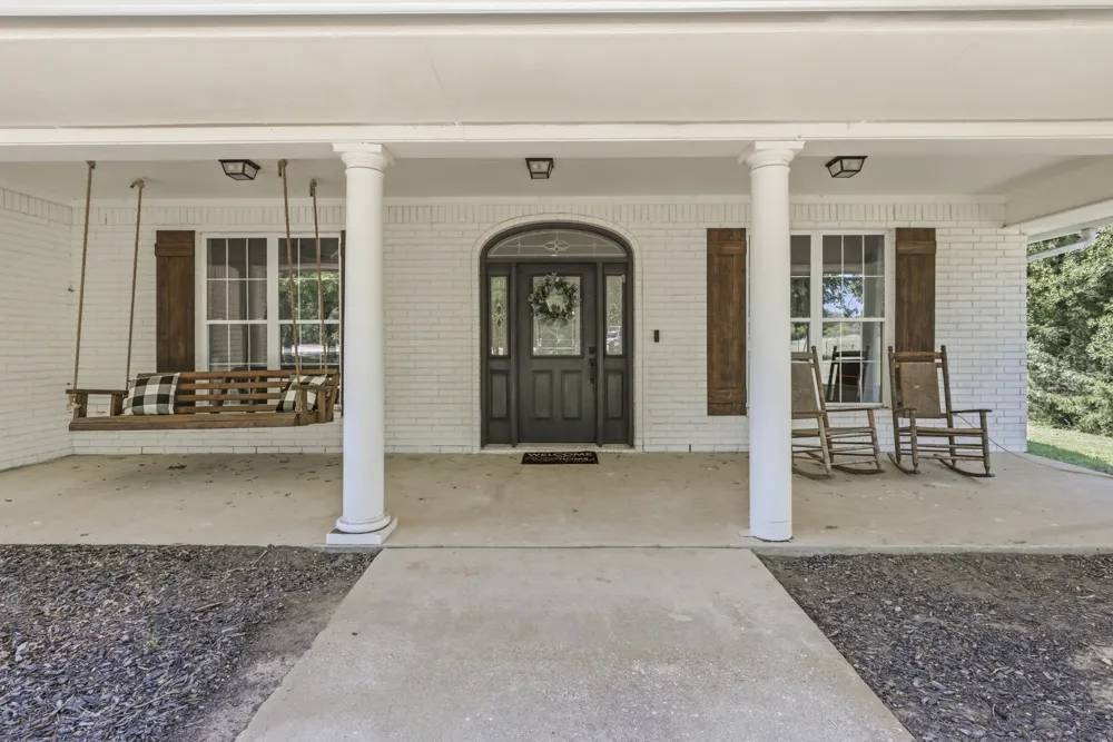 2055 County Road 1370 Alvord, TX 76225