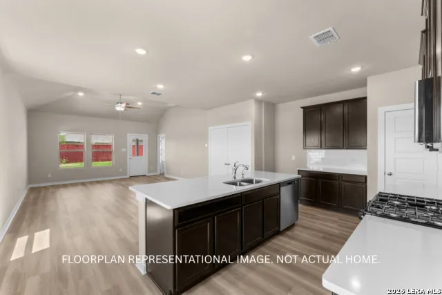 10443 Hotspur Road Converse, TX 78109