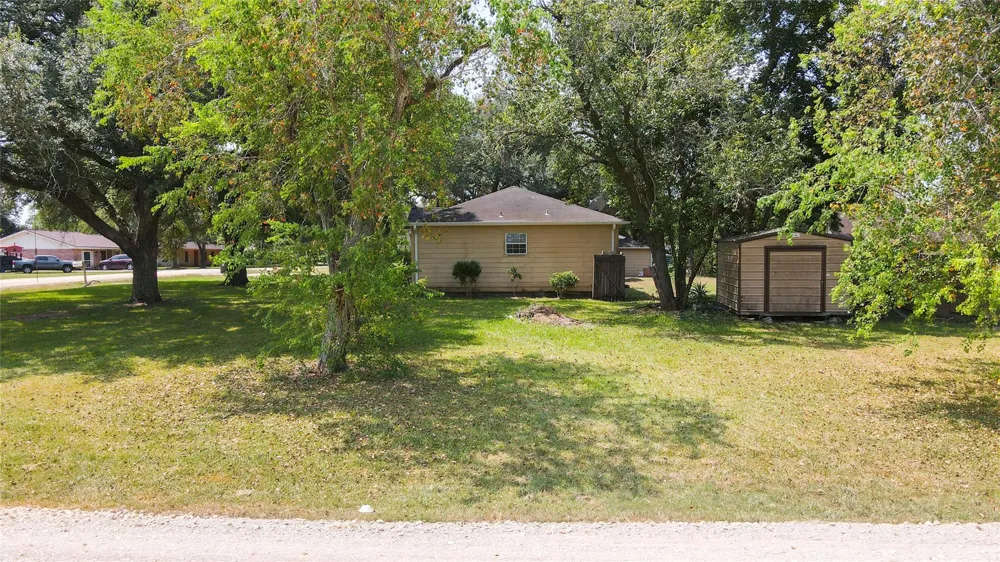 321 Circle Drive Wharton, TX 77488
