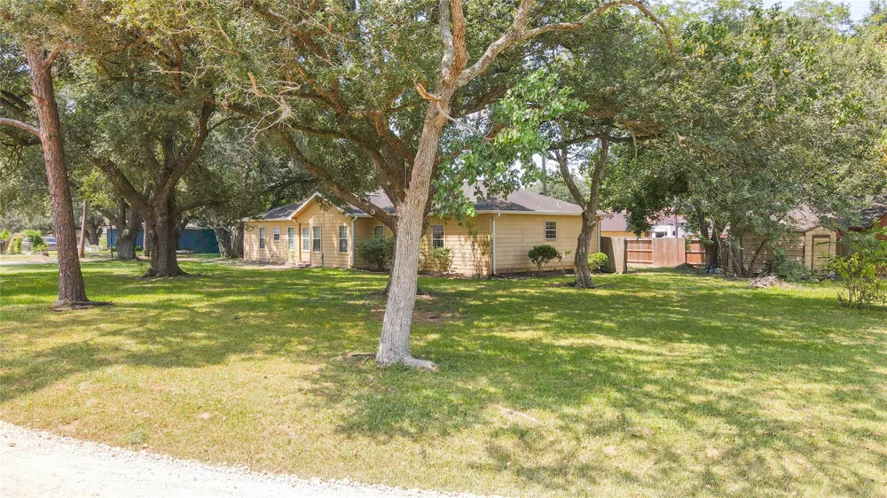 321 Circle Drive Wharton, TX 77488