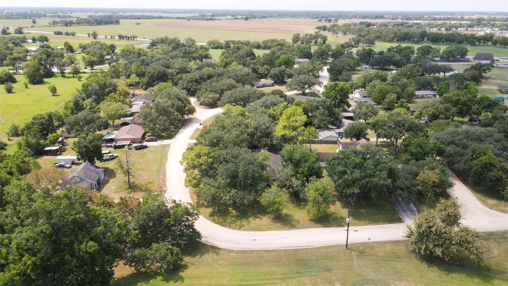 321 Circle Drive Wharton, TX 77488
