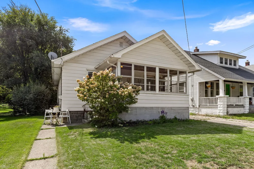1450 Walker Avenue NW Grand Rapids, MI 49504