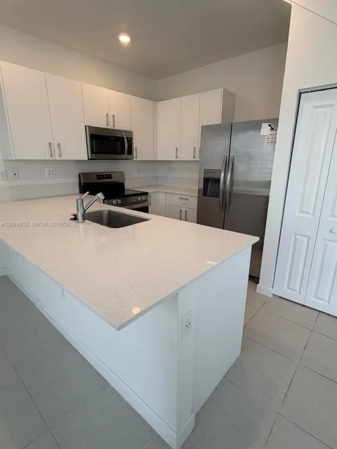 692 SE 13th Ct