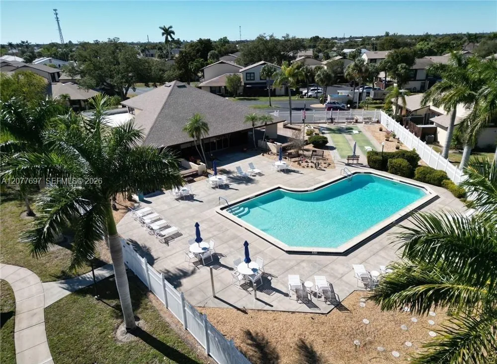 646 SE 12th CT #17 Cape Coral, FL 33990
