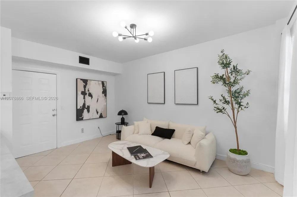 1559 Michigan Ave #102 Miami Beach, FL 33139