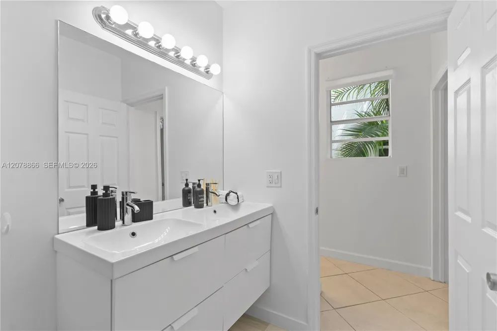 1559 Michigan Ave #102 Miami Beach, FL 33139