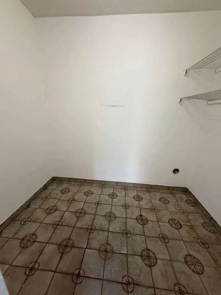 4796 E 10th Avenue Hialeah, FL 33013