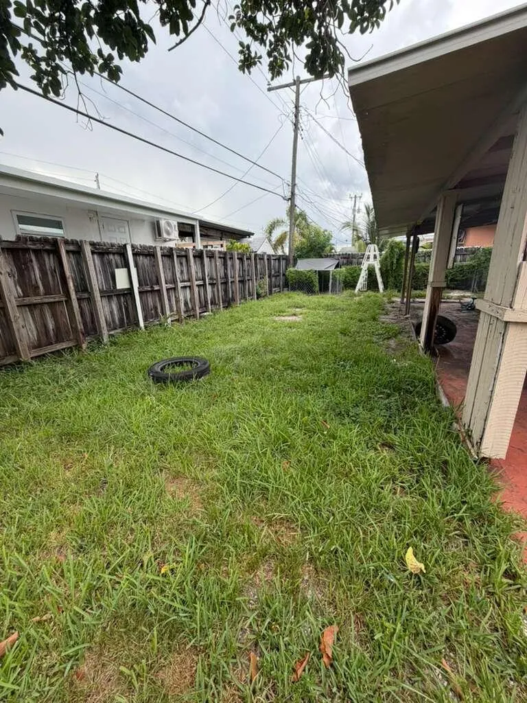 4796 E 10th Avenue Hialeah, FL 33013