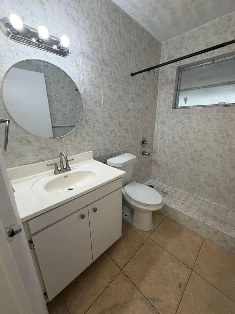 4796 E 10th Avenue Hialeah, FL 33013