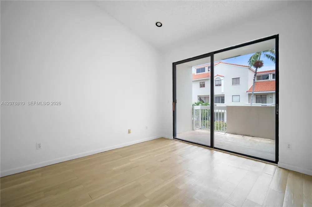 21378 Marina Cove Cir #11-B Aventura, FL 33180