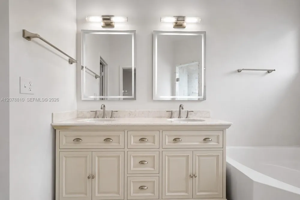 21378 Marina Cove Cir #11-B Aventura, FL 33180