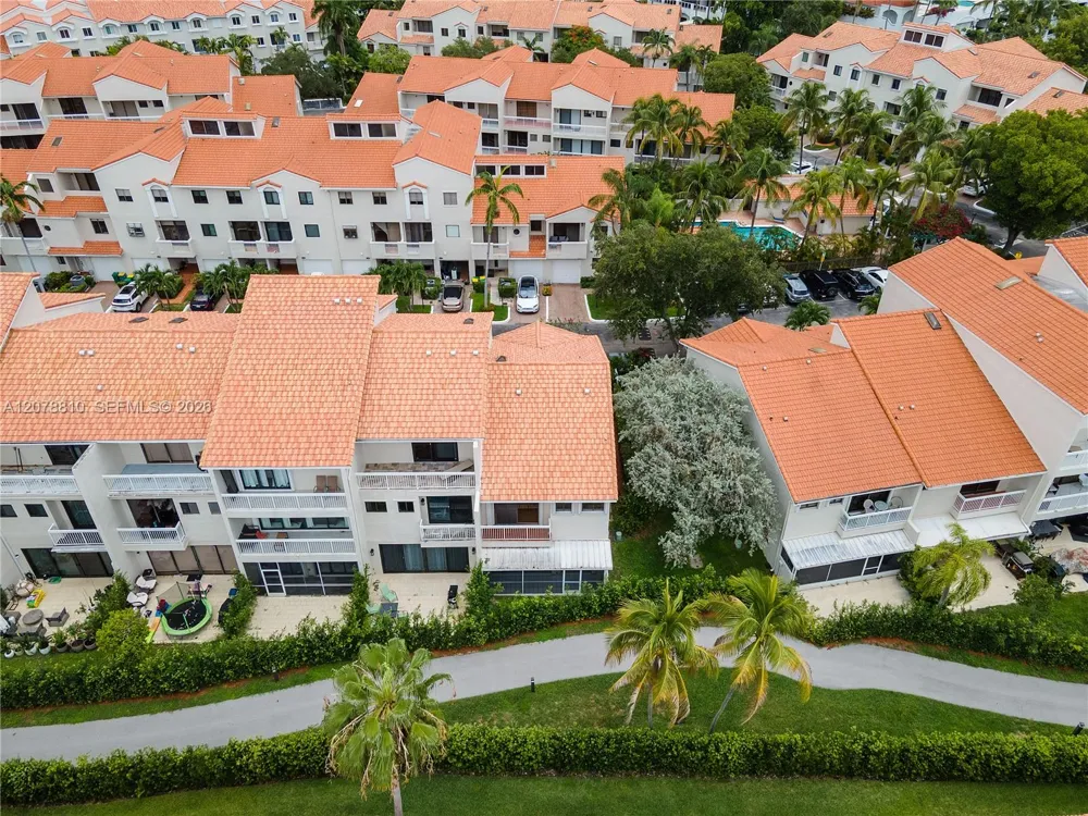 21378 Marina Cove Cir #11-B Aventura, FL 33180