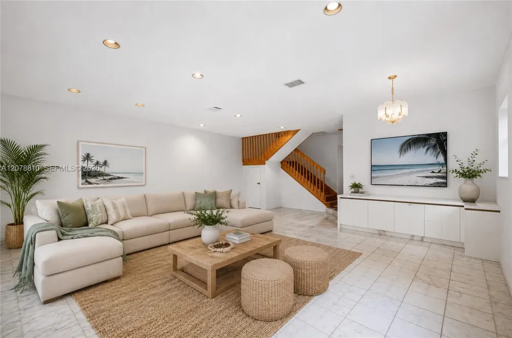 21378 Marina Cove Cir #11-B Aventura, FL 33180