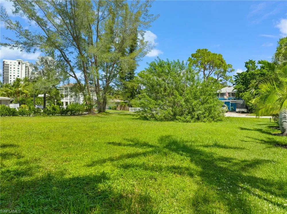 734 Park Avenue Naples, FL 34110