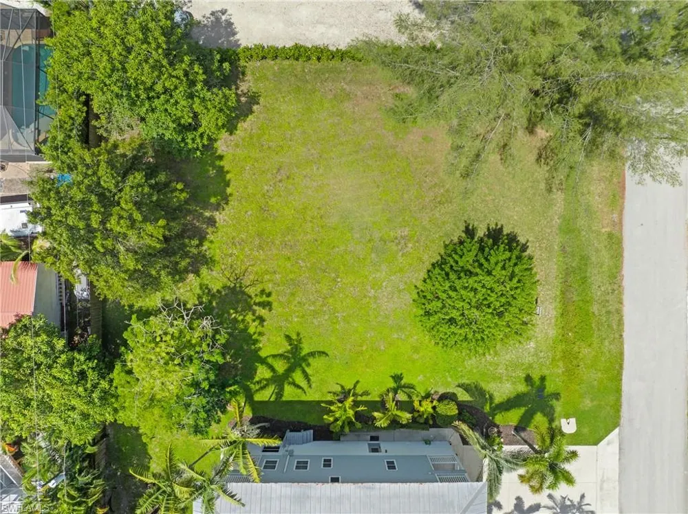 734 Park Avenue Naples, FL 34110