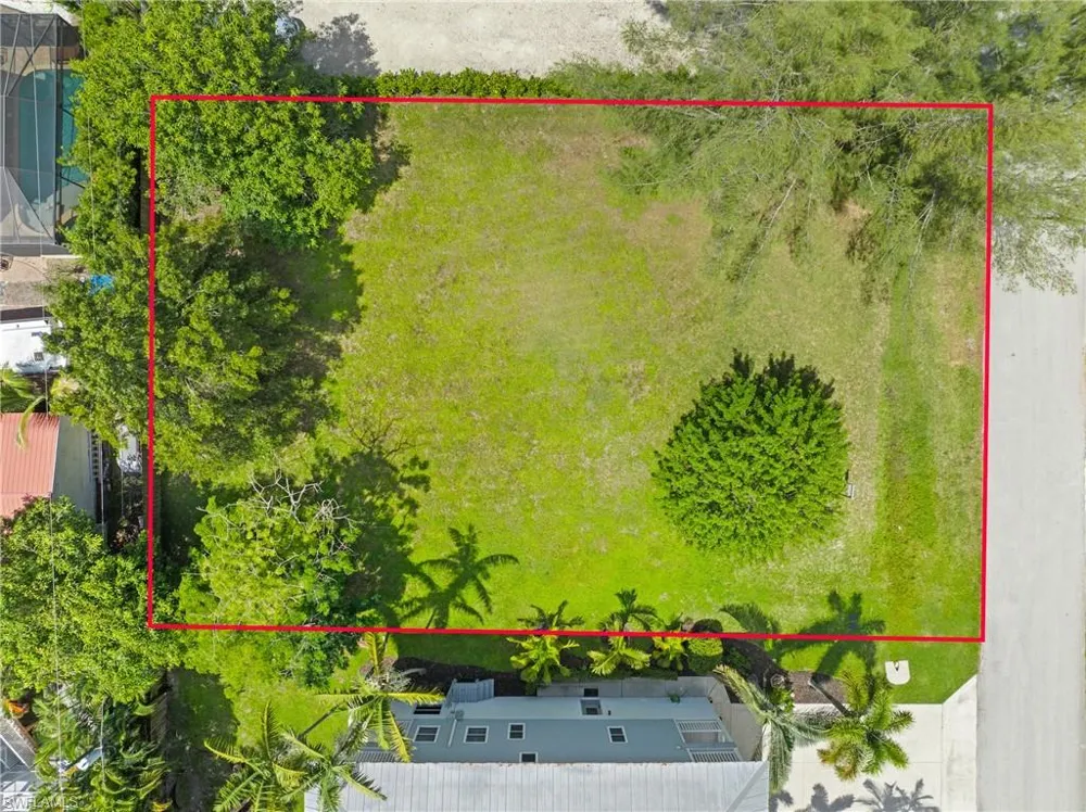 734 Park Avenue Naples, FL 34110