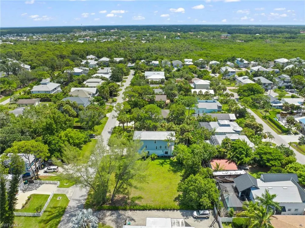 734 Park Avenue Naples, FL 34110