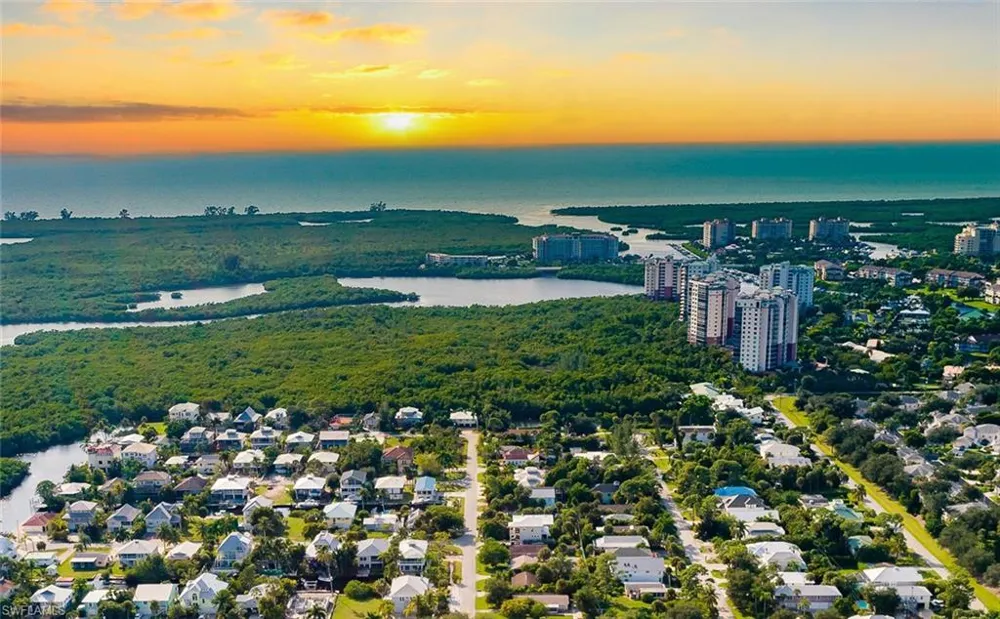 734 Park Avenue Naples, FL 34110