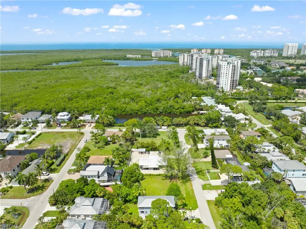 734 Park Avenue Naples, FL 34110
