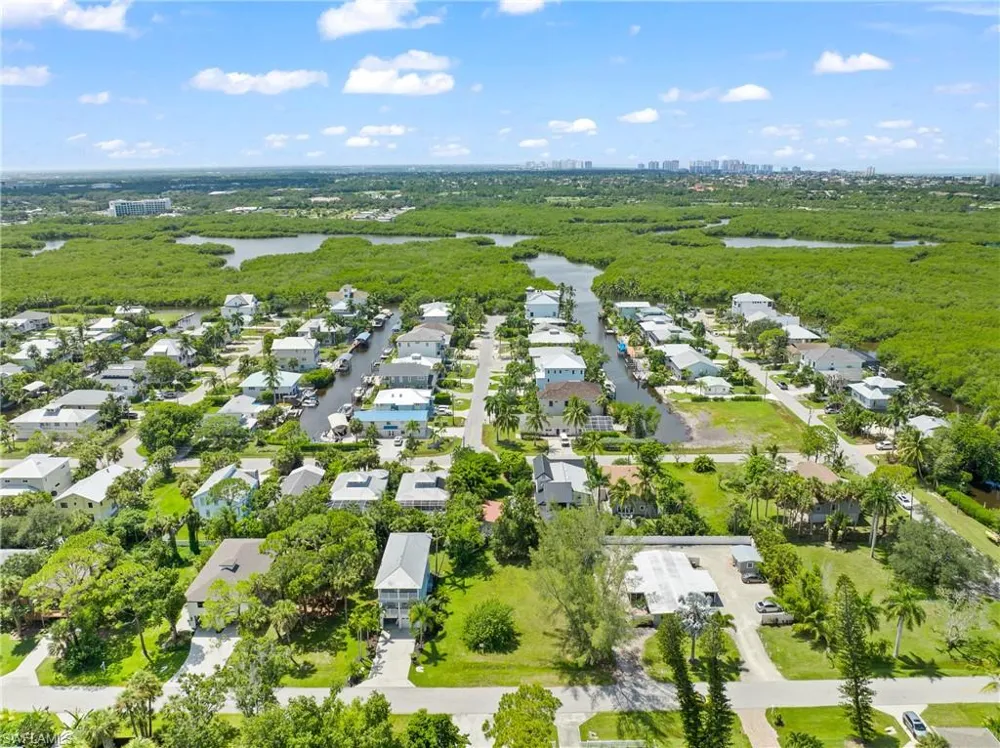 734 Park Avenue Naples, FL 34110