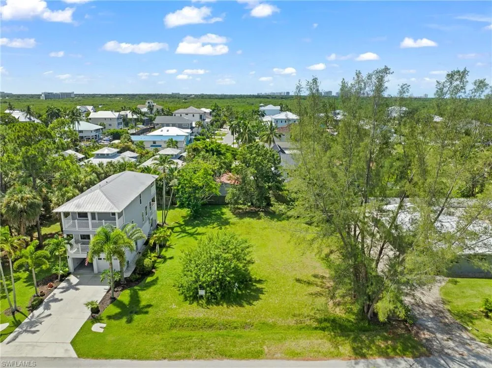 734 Park Avenue Naples, FL 34110