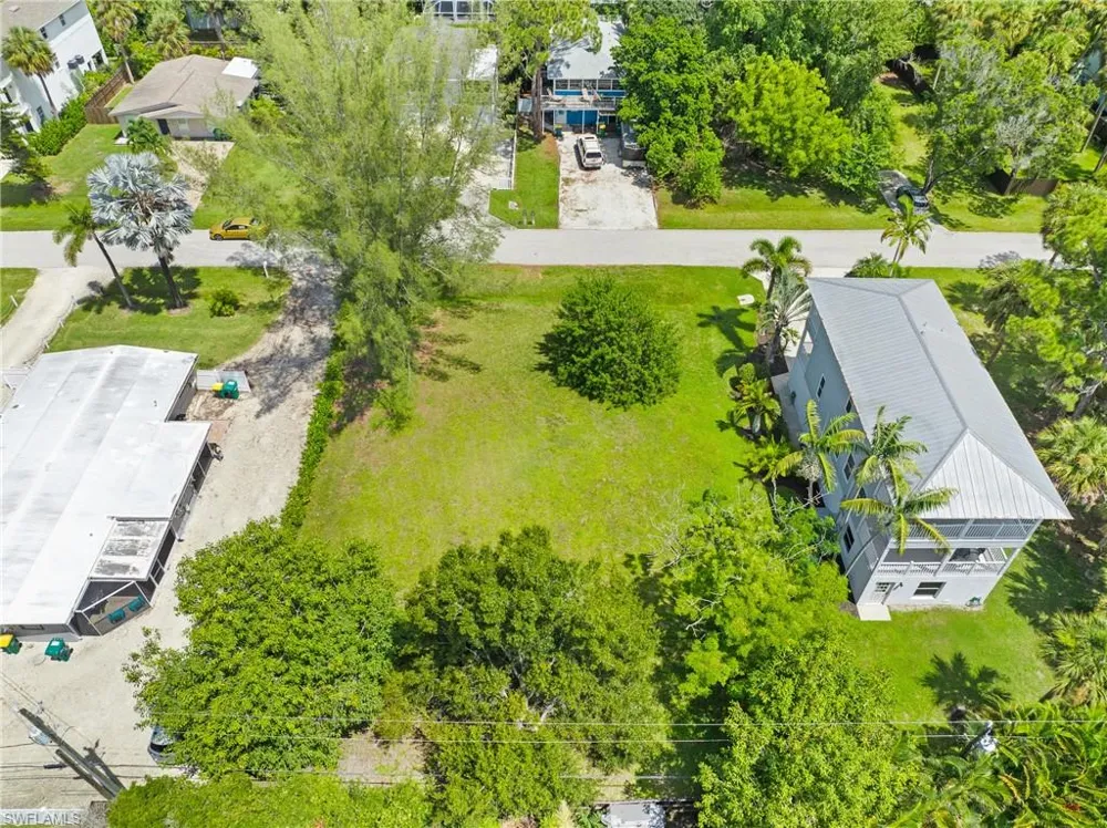 734 Park Avenue Naples, FL 34110