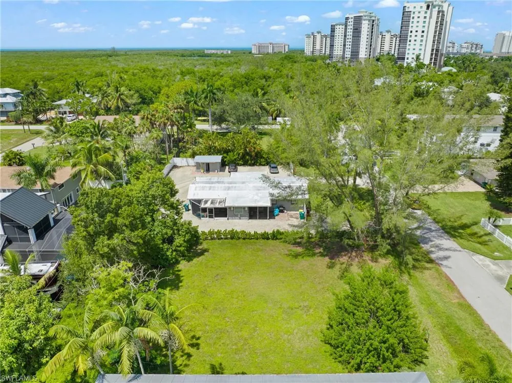 734 Park Avenue Naples, FL 34110
