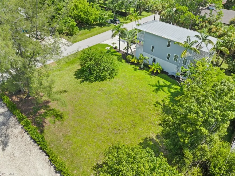 734 Park Avenue Naples, FL 34110
