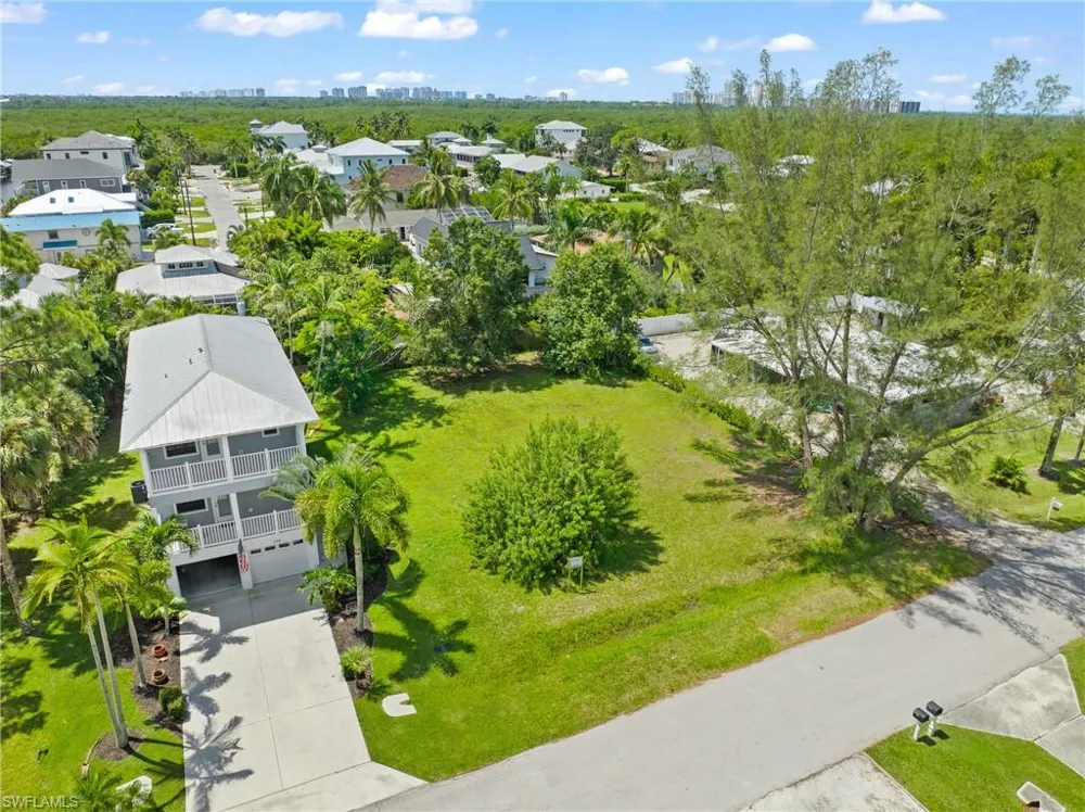 734 Park Avenue Naples, FL 34110