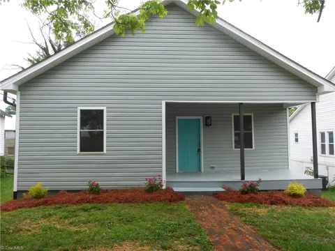 213 E Monmouth Street