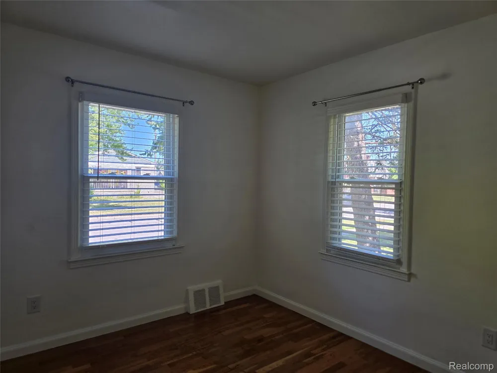 534 Ardmore Drive Ferndale City, MI 48220