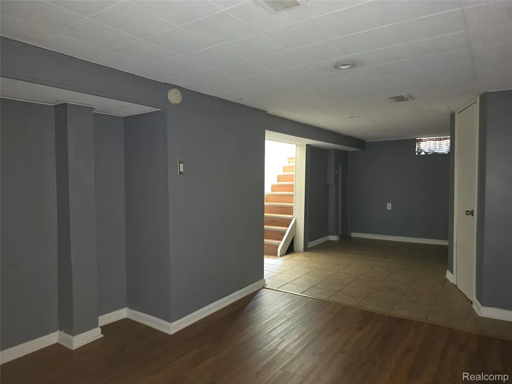 534 Ardmore Drive Ferndale City, MI 48220