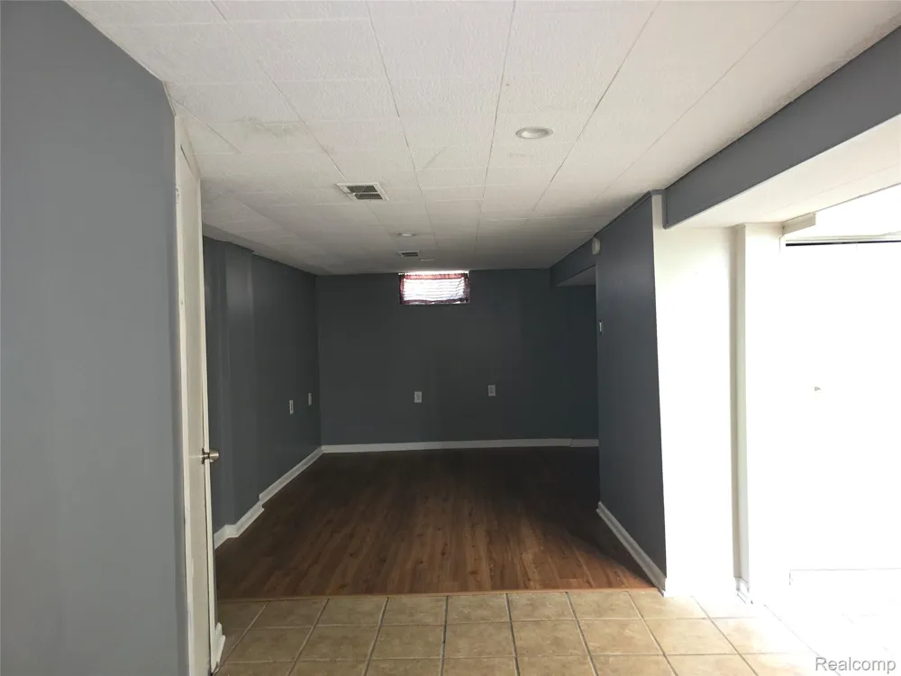 534 Ardmore Drive Ferndale City, MI 48220