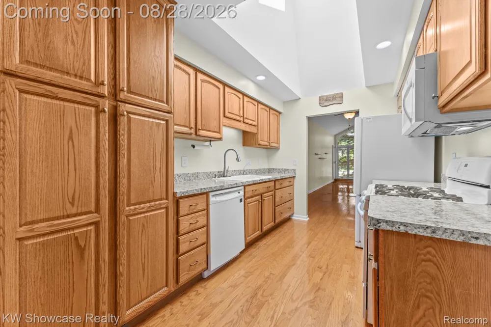 14465 Foy Creek Court Shelby Charter Township, MI 48315