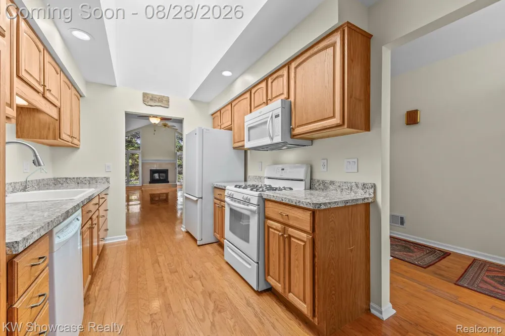 14465 Foy Creek Court Shelby Charter Township, MI 48315