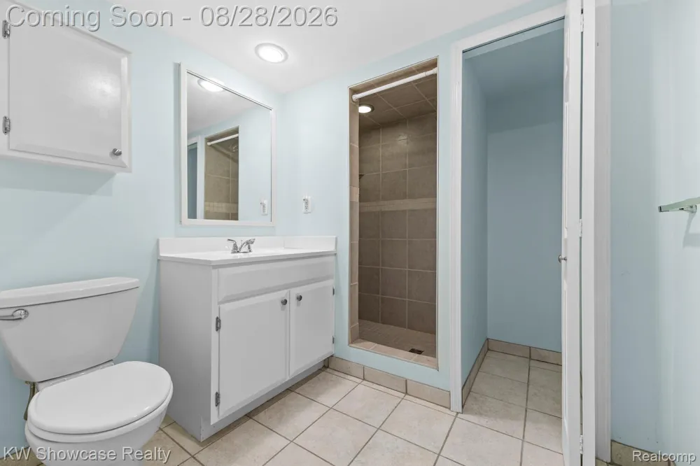 14465 Foy Creek Court Shelby Charter Township, MI 48315