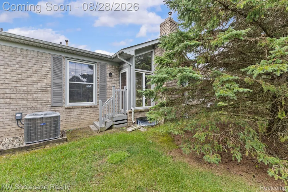 14465 Foy Creek Court Shelby Charter Township, MI 48315
