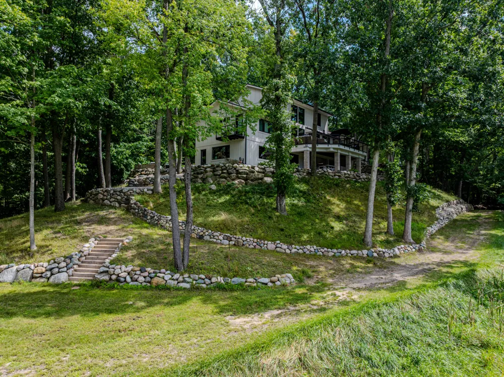 7373 Thornapple Dales Drive SE Caledonia Township, MI 49302