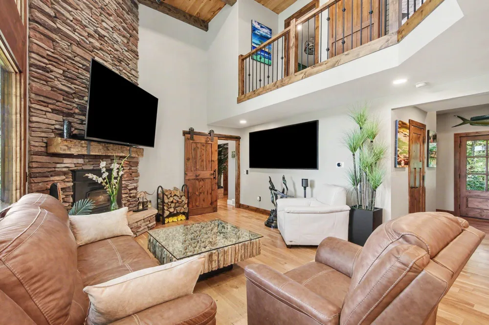 7373 Thornapple Dales Drive SE Caledonia Township, MI 49302