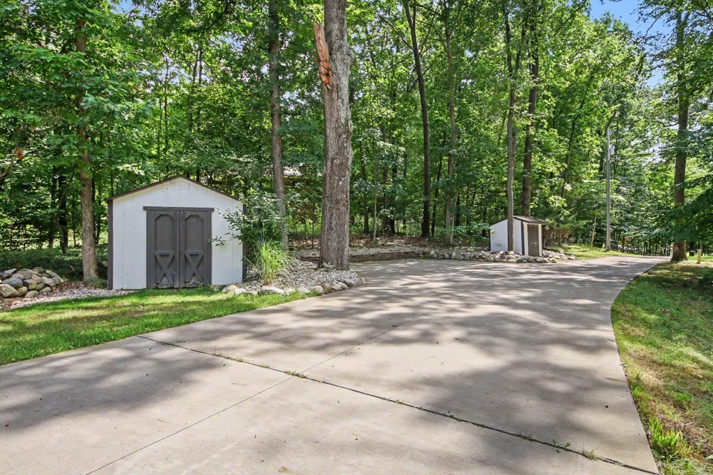7373 Thornapple Dales Drive SE Caledonia Township, MI 49302