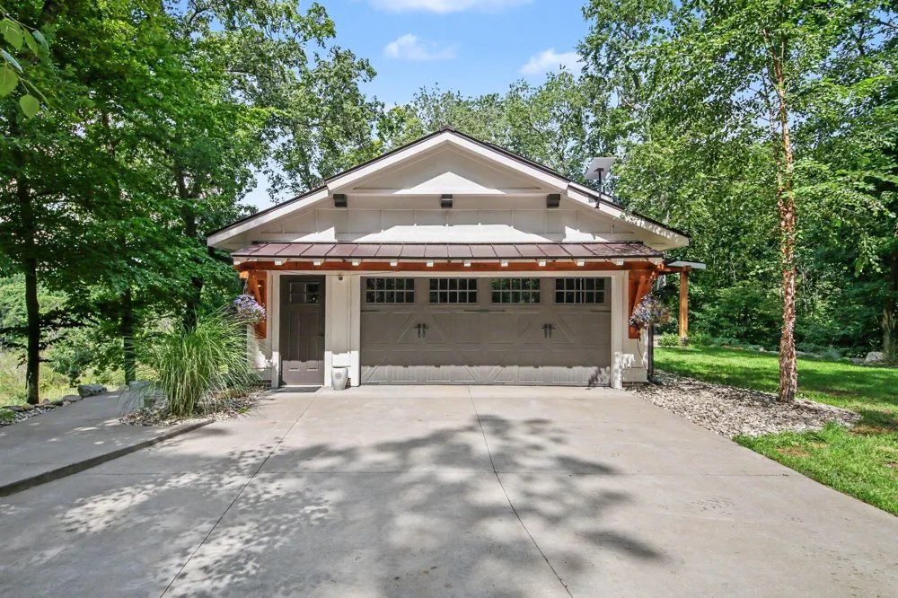 7373 Thornapple Dales Drive SE Caledonia Township, MI 49302