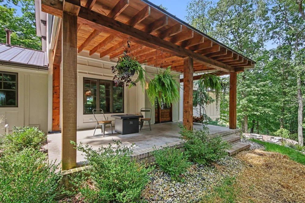 7373 Thornapple Dales Drive SE Caledonia Township, MI 49302