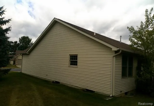 3149 Rotterdam Drive #69 Vienna Charter Township, MI 48420