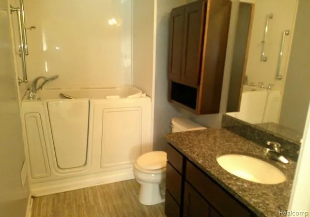 3149 Rotterdam Drive #69 Vienna Charter Township, MI 48420