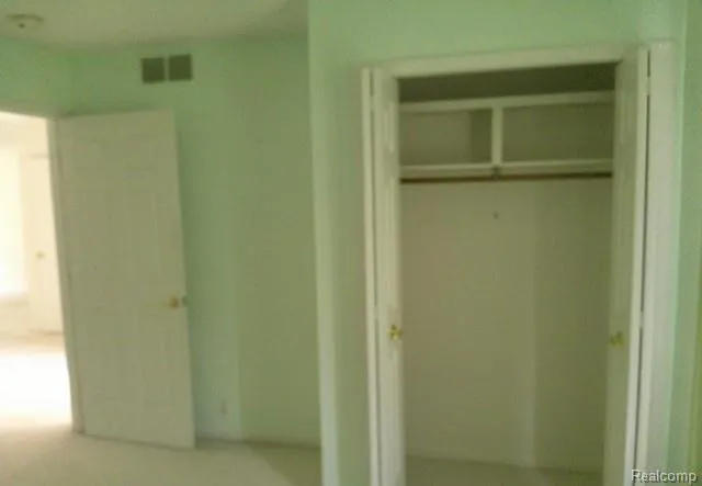 3149 Rotterdam Drive #69 Vienna Charter Township, MI 48420