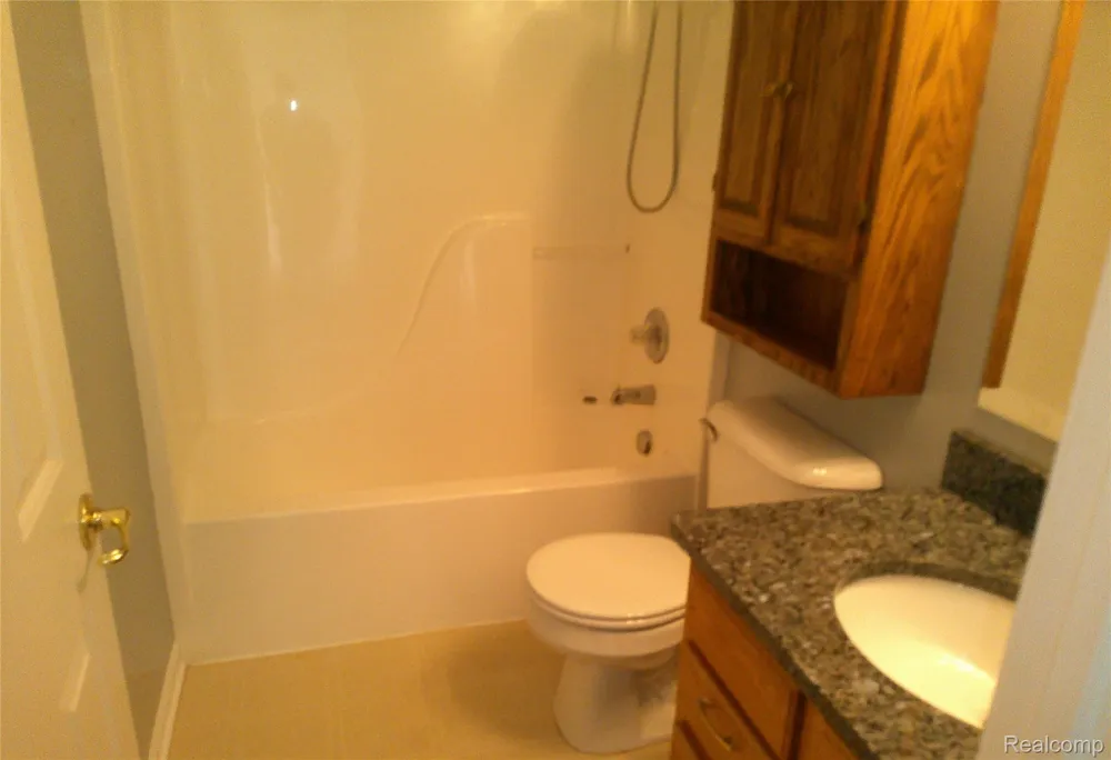 3149 Rotterdam Drive #69 Vienna Charter Township, MI 48420