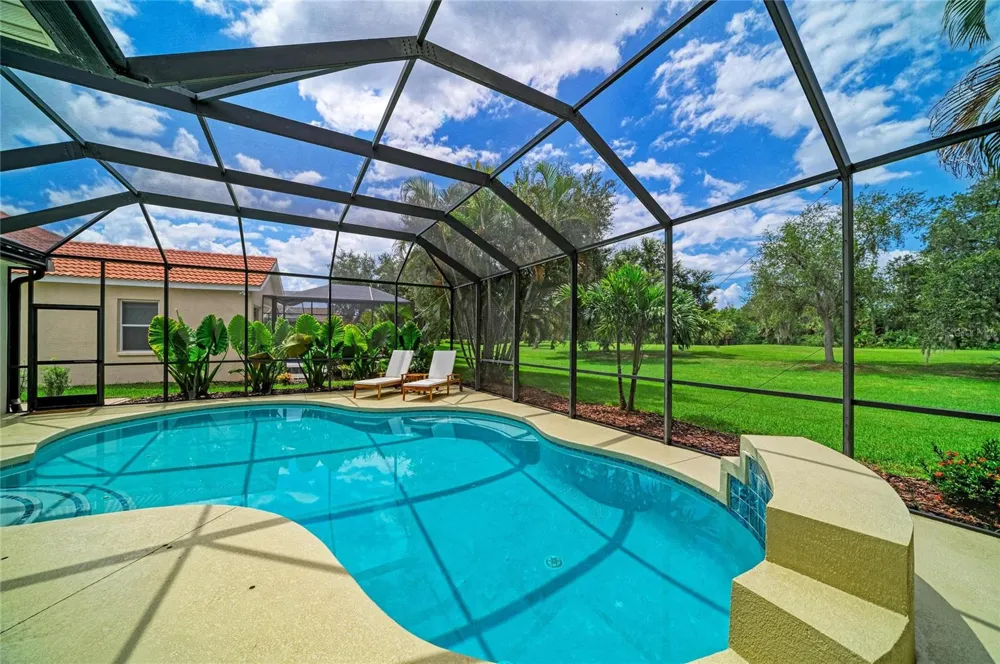 6690 TAILFEATHER WAY Bradenton, FL 34203